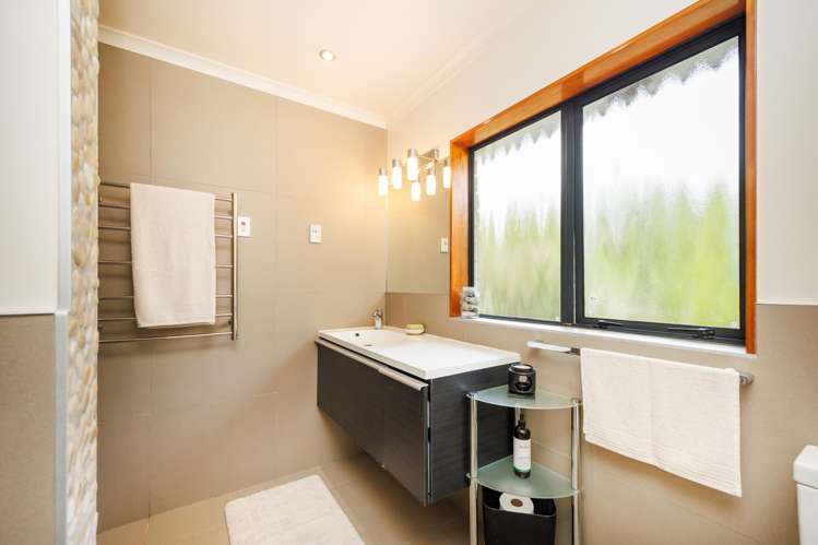 294 Polson Hill Drive Aokautere_17