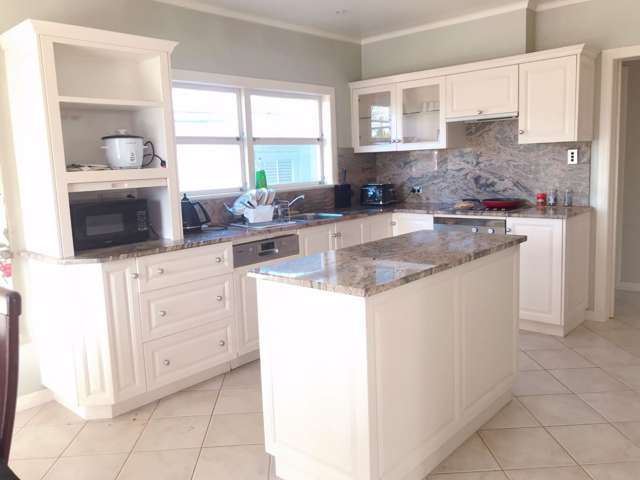 ROOM 1/225 Saint George Street 10695_4