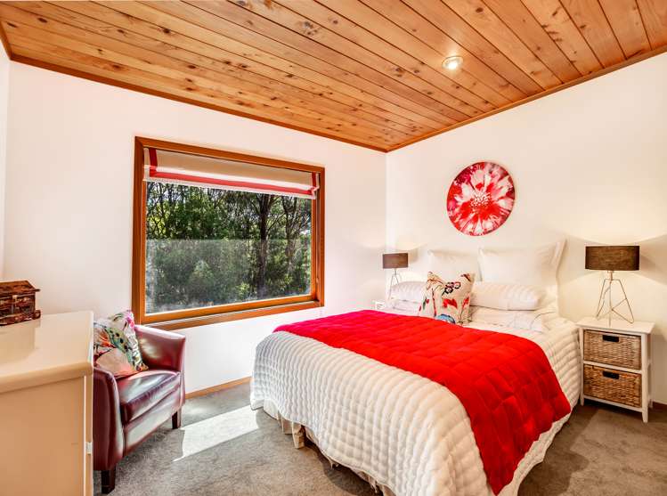 11b Longfellow Parade Glen Eden_11