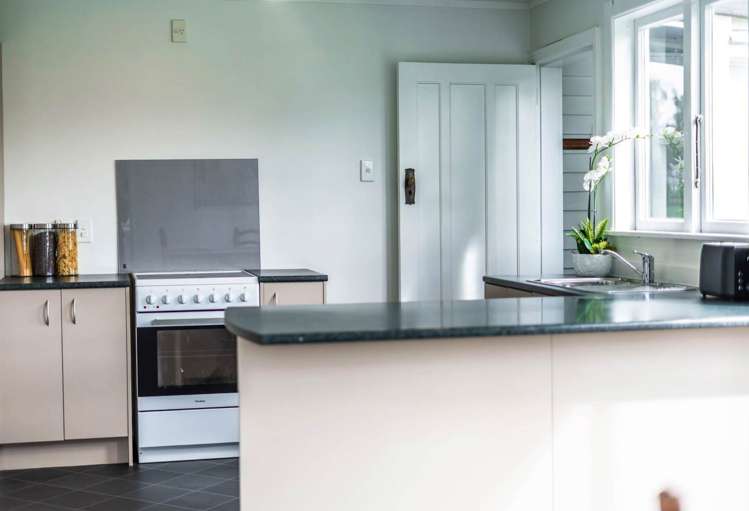 17 Trotting Course Drive Kumeu_9