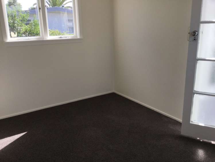 10a Riverview Road New Lynn_14