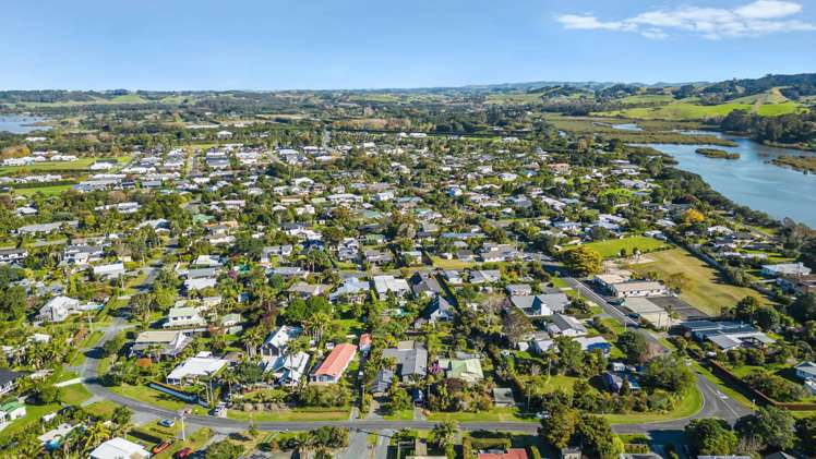 11 Harbour View Road Point Wells_32