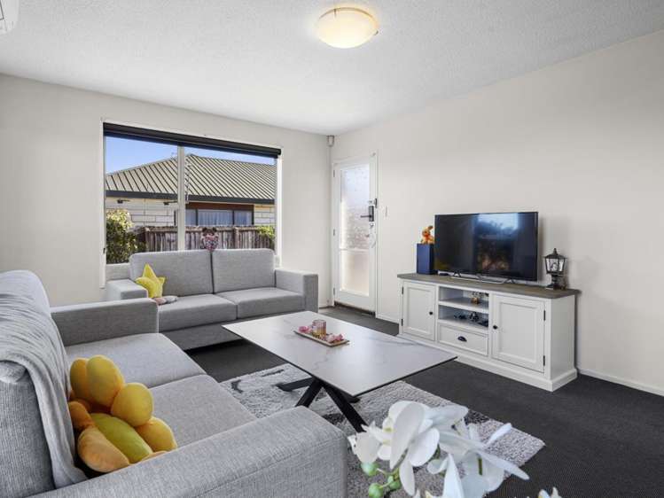 1/125 Prestons Road Redwood_0