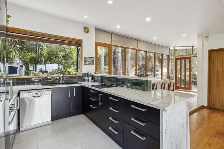 31 Arama Avenue Titirangi_13