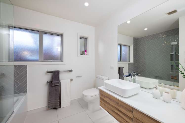 72 Greenhaven Drive Burwood_14