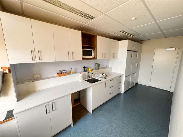 Level 1, 92 Queens Drive Hutt Central_8