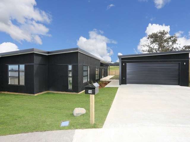 10 Poplar Grove Feilding_1