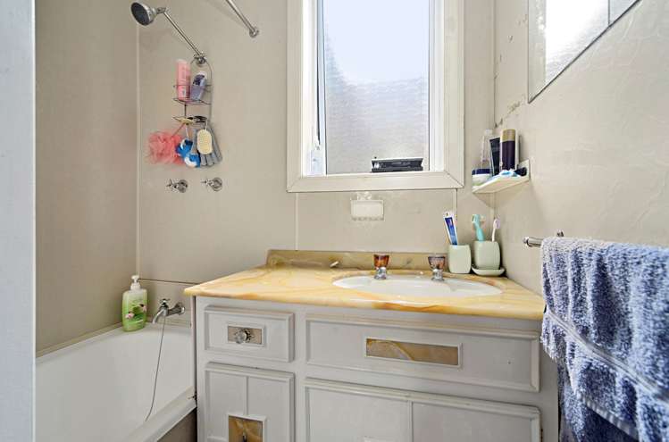 176 Clevedon Road Papakura_10