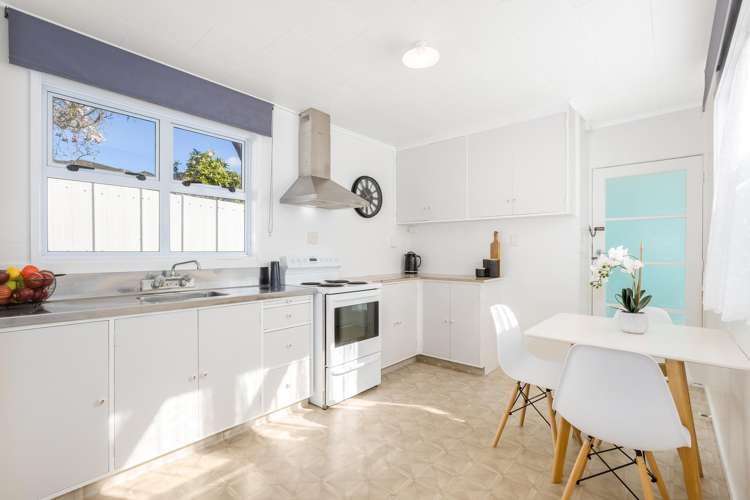 433 Stokes Valley Road Stokes Valley_12