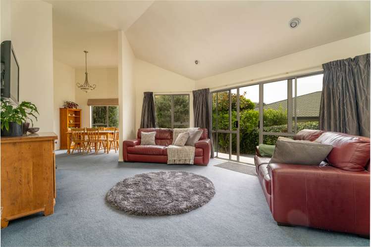 2 Myers Grove Churton Park_8