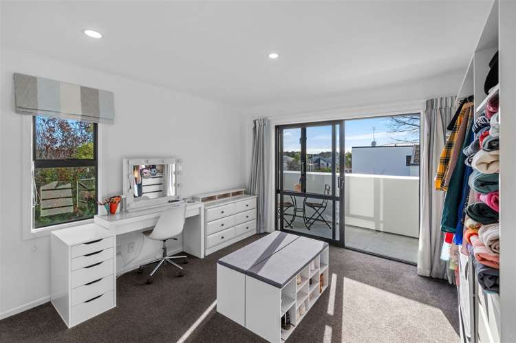 9 Travis Country Drive Burwood_20
