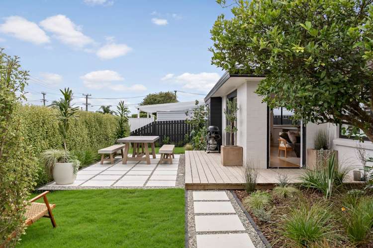 11 Tui Street Pt Chevalier_13