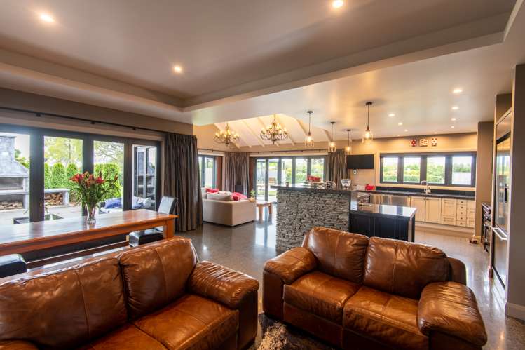 200 Holland Road Puketaha_3