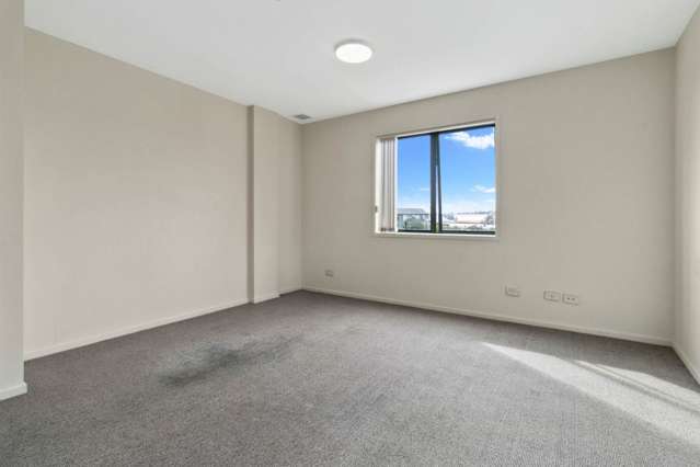 3n/17 Crown Lynn Place New Lynn_2