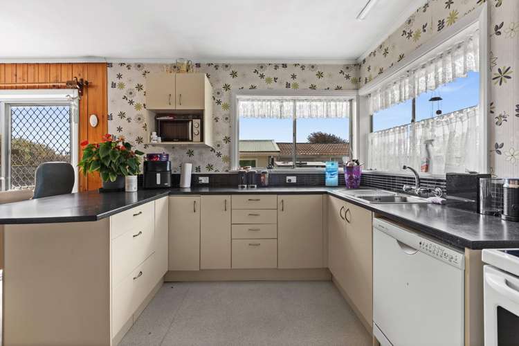 54 Wycliffe Street Onekawa_4