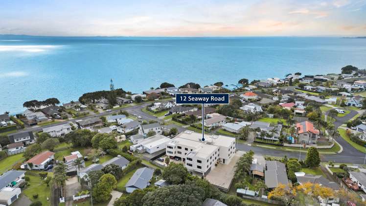 2b/12 Seaway Road Clarks Beach_11