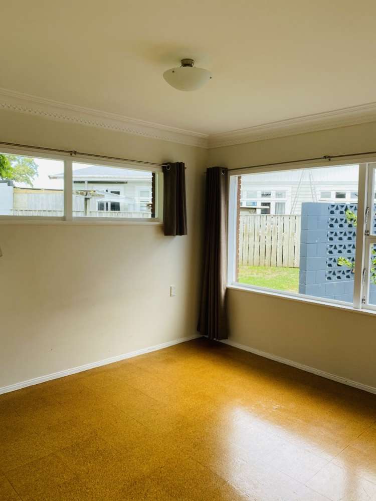 2/75 Beach Road 10937_8