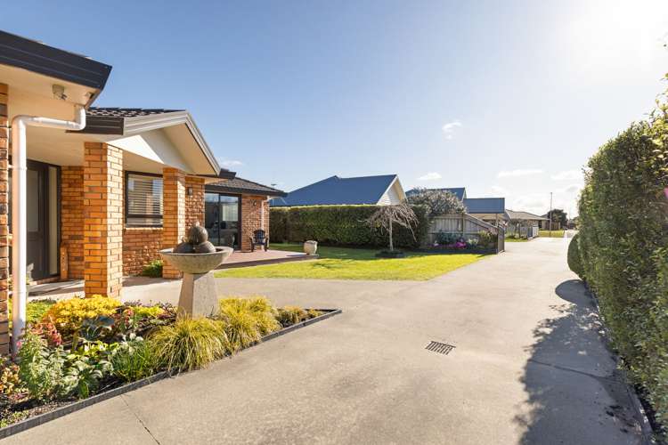 6 Liberty Grove Kelvin Grove_31