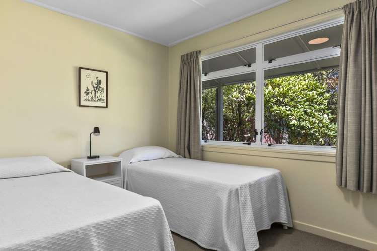 1 and 2/12 Kereru Street Two Mile Bay_14