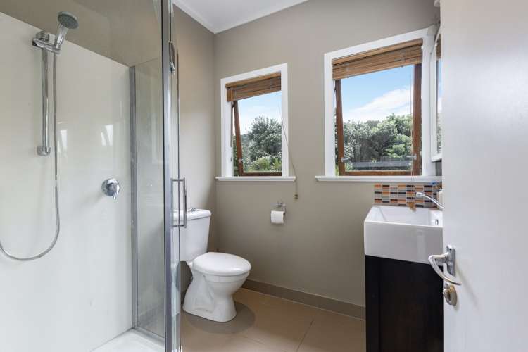 33 Glenesk Road Piha_12