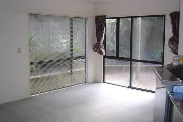 2/27 Commodore Parry Road Castor Bay_3