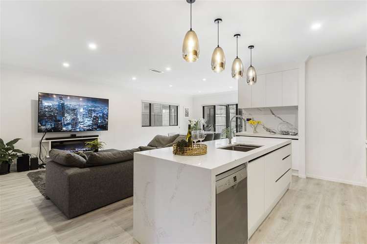 7 Heavenly Way Flat Bush_5