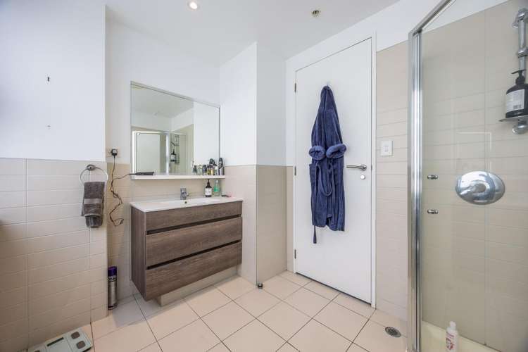 710/18 Beach Road Auckland Central_8