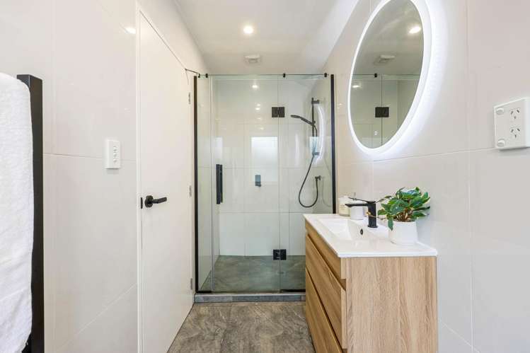 25b Tudor Road Henderson_15