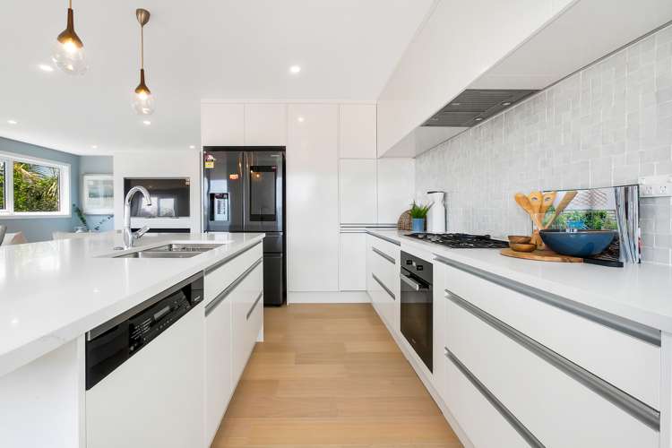 19 Scarboro Terrace Murrays Bay_7