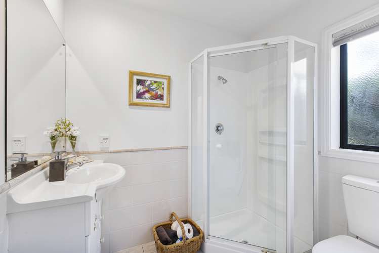 91a The Drive Epsom_18