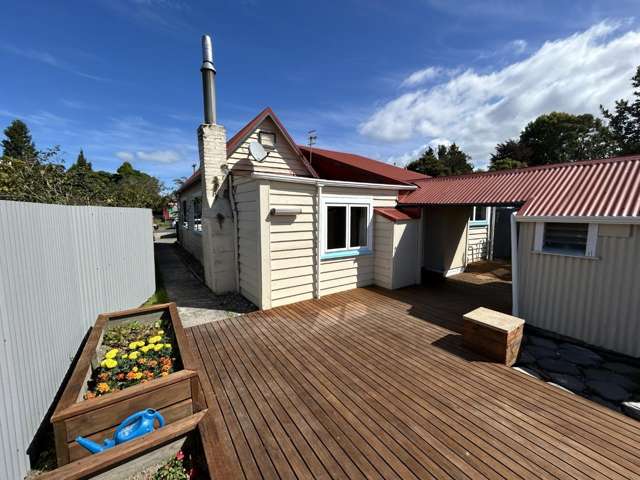 Views, location & easy living