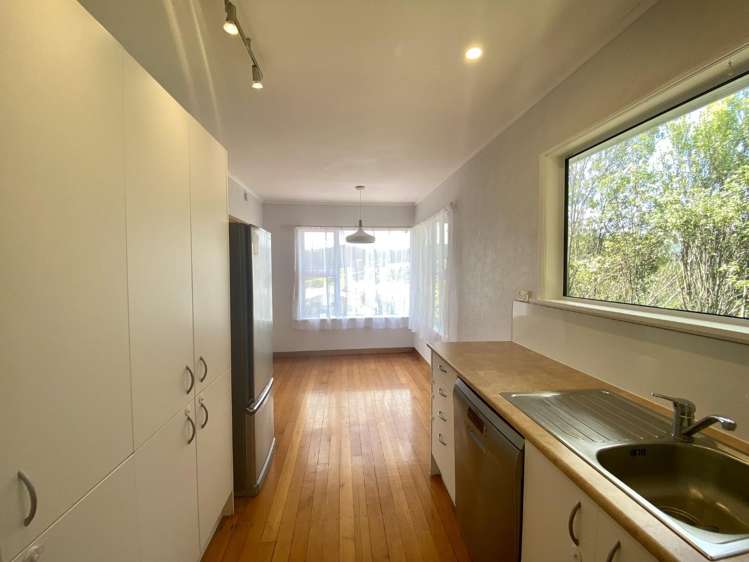 16 Clotworthy Crescent Onerahi_9