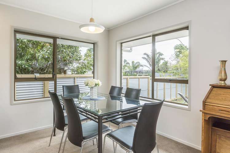 2/7 Stafson Lane Te Atatu Peninsula_7