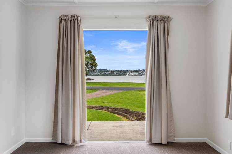 8 Kiwi Esplanade Mangere Bridge_3