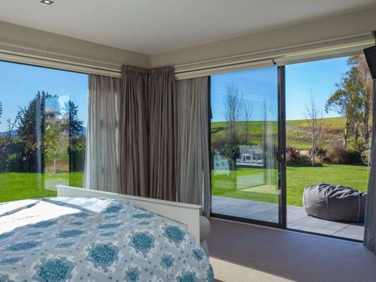 4 Bradleigh Park Fairhall_17