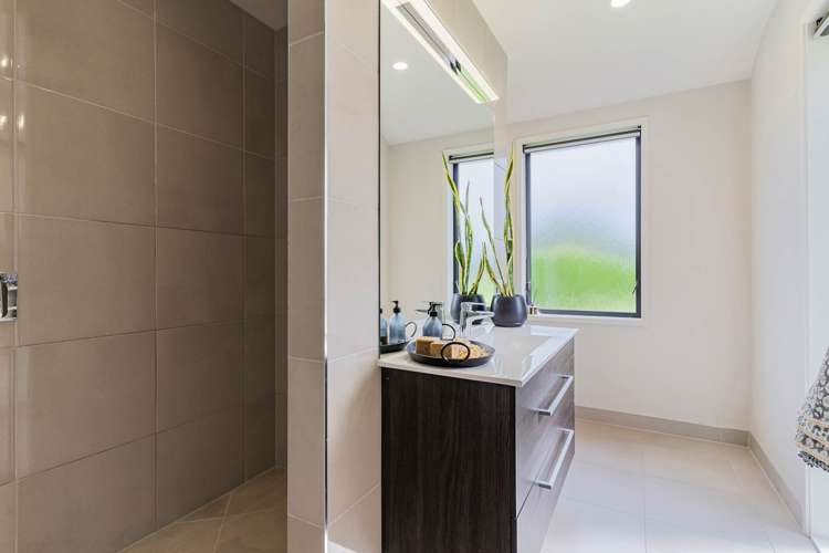 1 Coach Road Kingseat_11