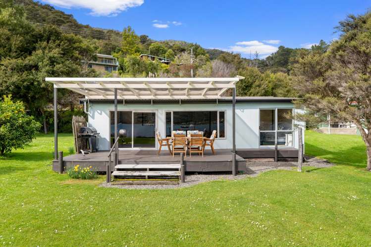 1755 Queen Charlotte Drive Queen Charlotte Sound_16