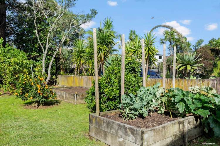 168 Edmonton Road Te Atatu South_11