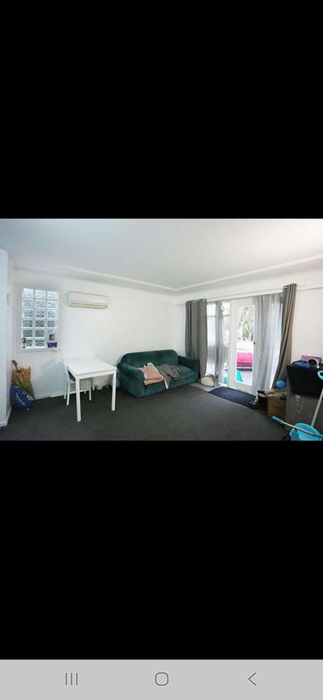 1/9 Epsom Way Karori_2