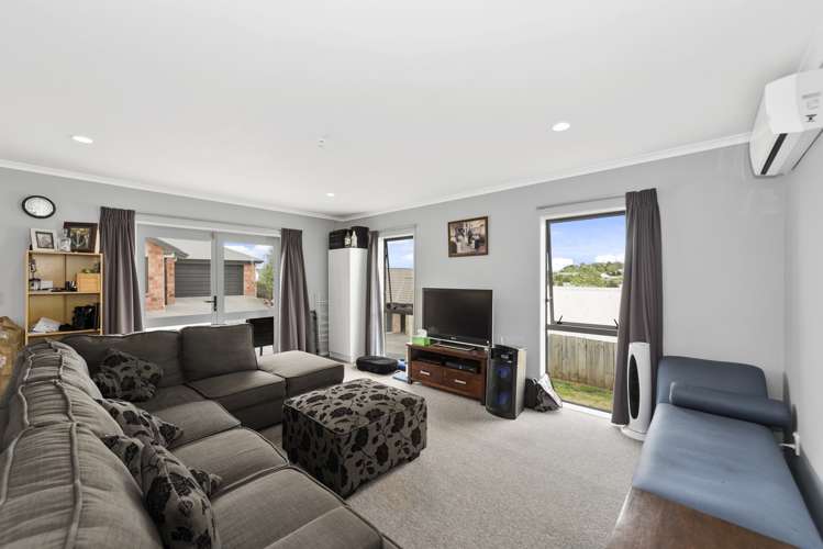 26 Pointon Glade Grandview Heights_4