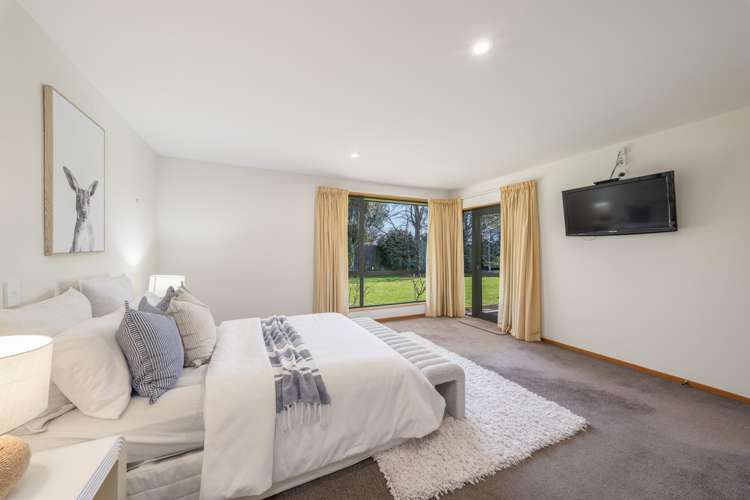 2 Springvale Gardens Harewood_7