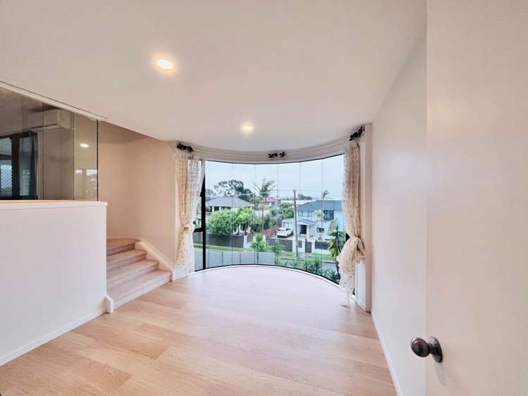 2/4 Morrow Avenue Bucklands Beach_7