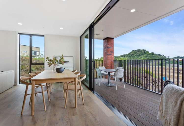 108/2 Grahame Breed Drive Three Kings_13