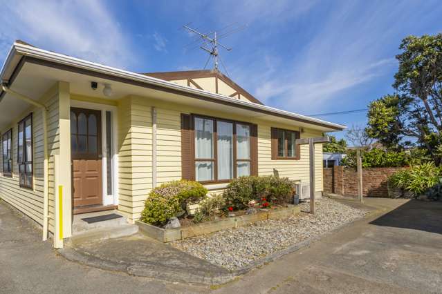 4/200 Onepu Road Lyall Bay_2