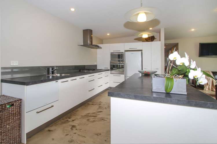 1513a East Coast Road Redvale_10