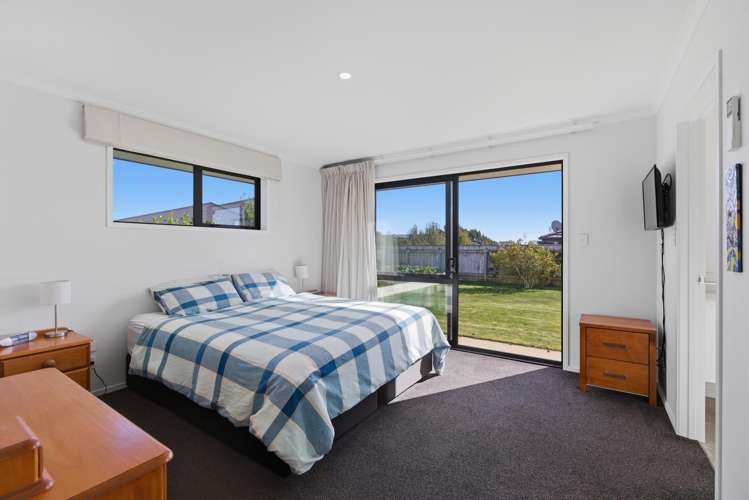 31 Honeyfield Drive Whalers Gate_19
