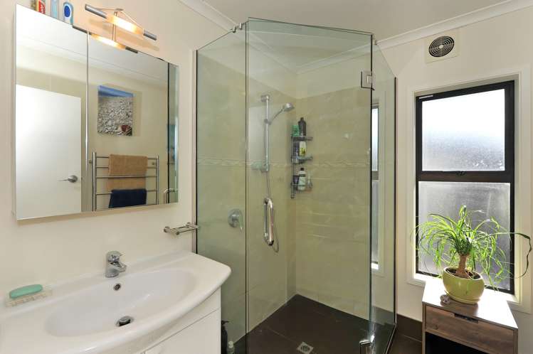 2/8 Penzance Street Marybank_8