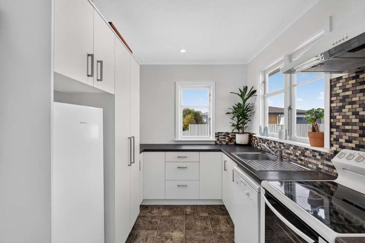 17 Hinton Road Taradale_9