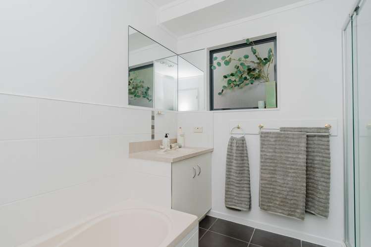90 Dixon Road Glenview_7