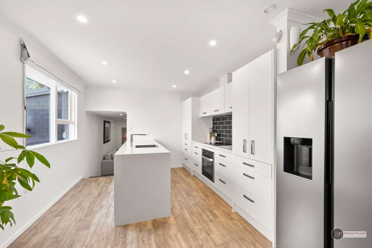 21 Montana Road Totara Park_10